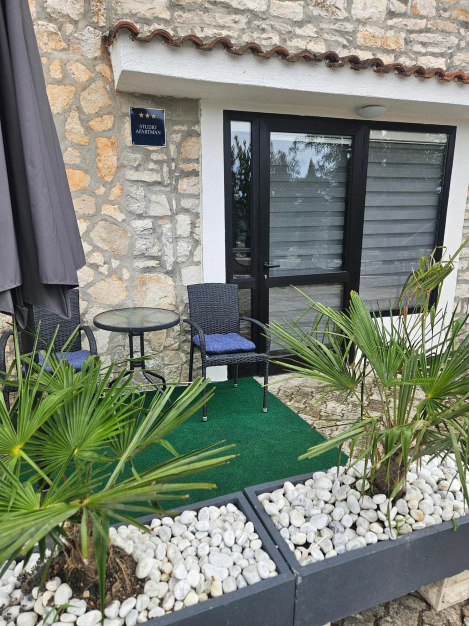 Villa Dts3 Kaštel Rum bild